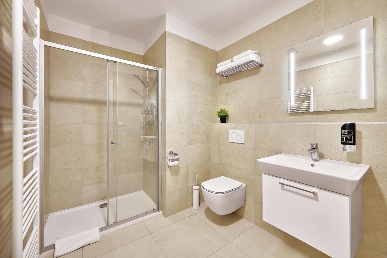 פראג Downtown Suites Rubesova מראה חיצוני תמונה
