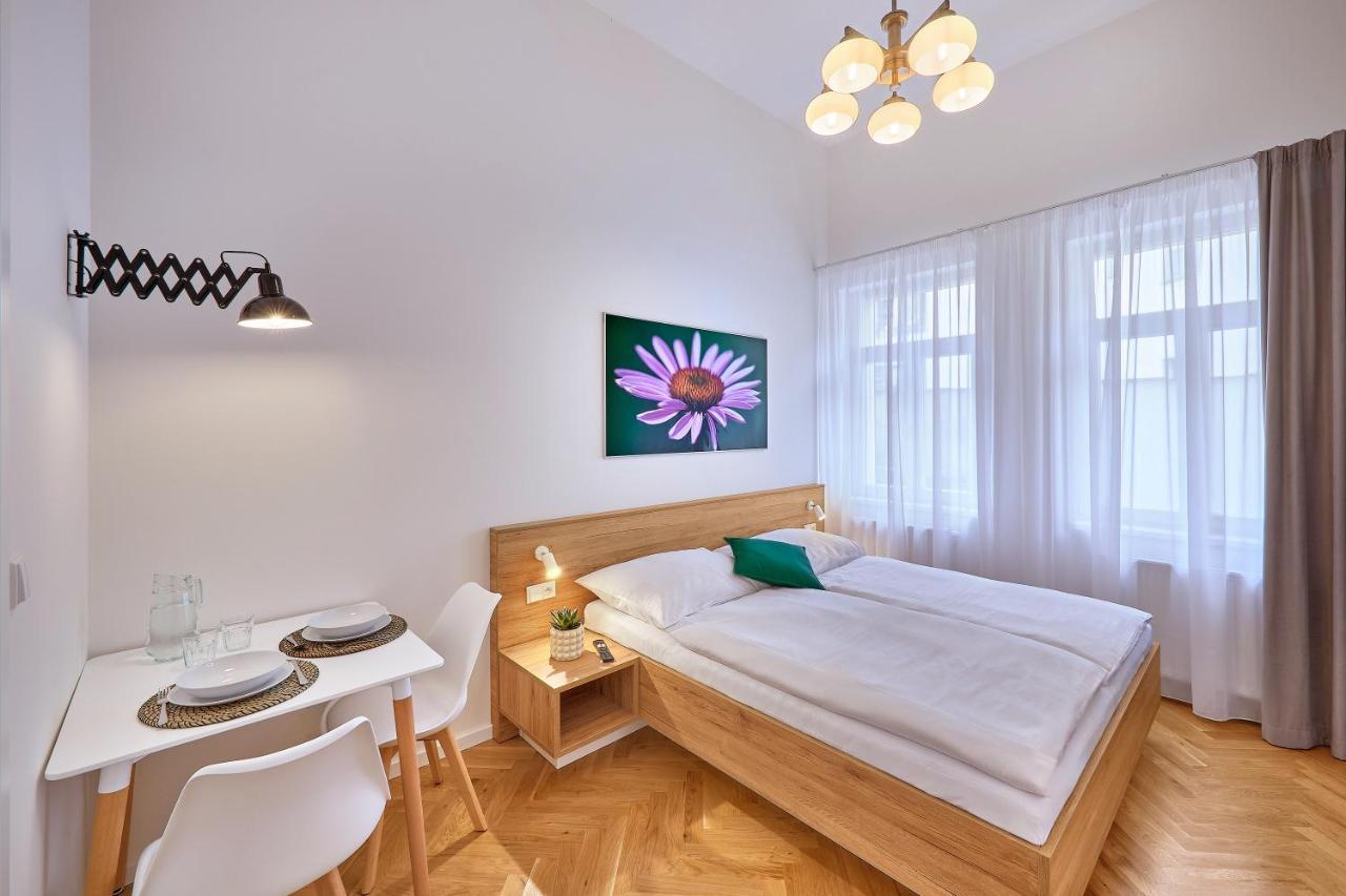 פראג Downtown Suites Rubesova מראה חיצוני תמונה