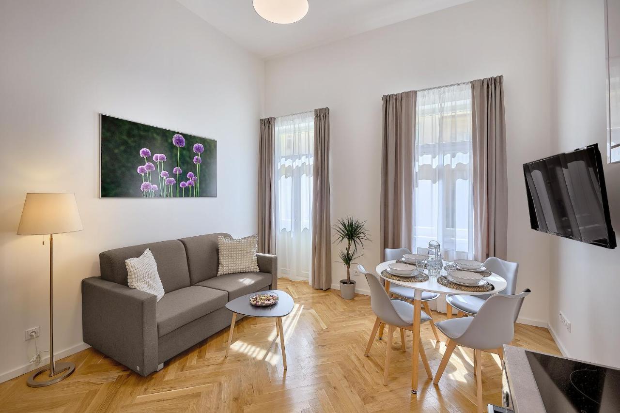 פראג Downtown Suites Rubesova מראה חיצוני תמונה